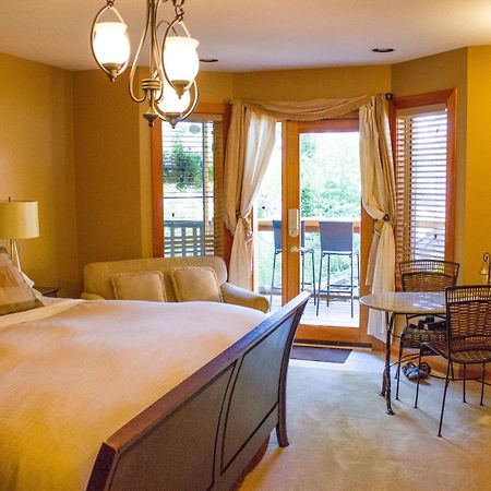 Tranquility Bay Waterfront Inn Сешелт Стая снимка